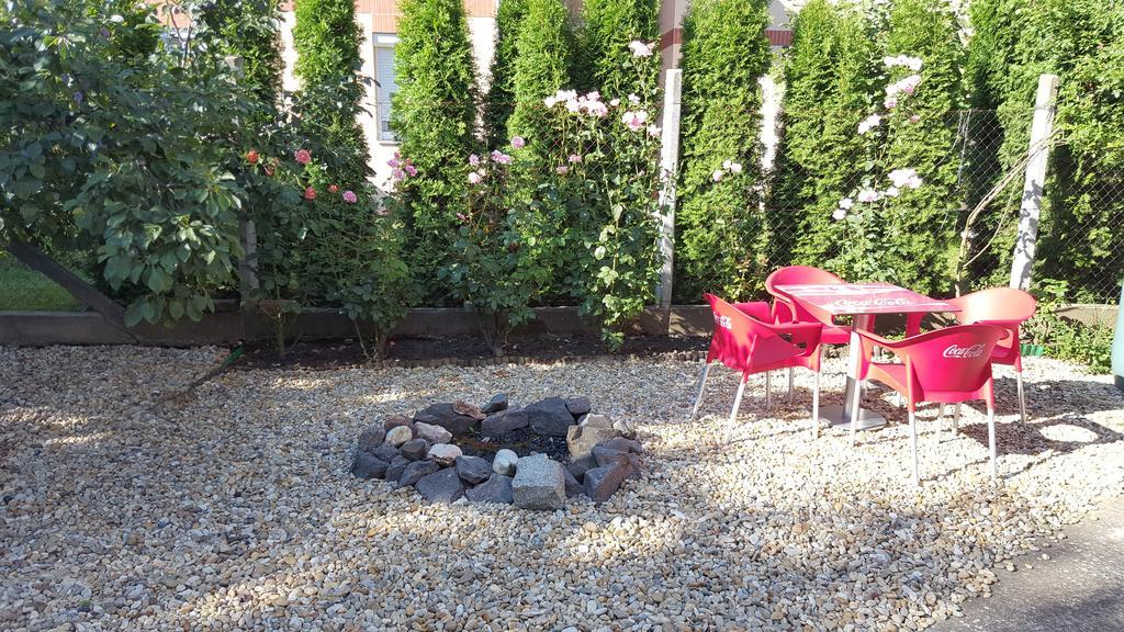 Hortenzia Apartment Szeged Ngoại thất bức ảnh
