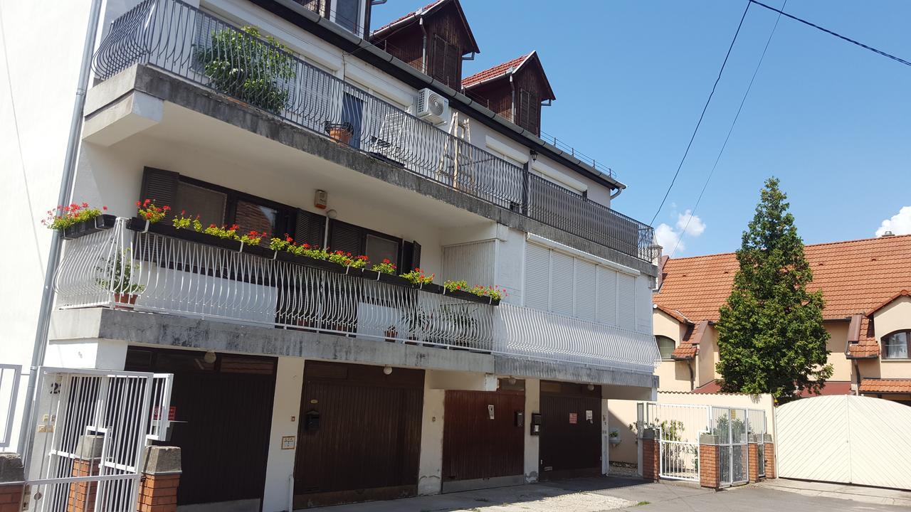 Hortenzia Apartment Szeged Ngoại thất bức ảnh